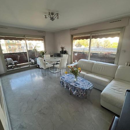 Chambre Privee Avec Terrasse Au Port De Νίκαια Εξωτερικό φωτογραφία