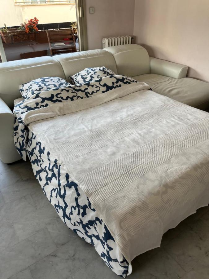 Chambre Privee Avec Terrasse Au Port De Νίκαια Εξωτερικό φωτογραφία